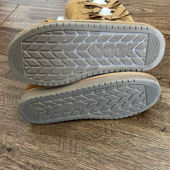 Girls Koolaburra Bow boots. Chestnut. Sz 4. - Picture 6 of 7